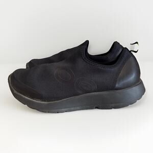OOFOS OOMG Eezee Women’s Recovery Slip-On Shoes Black/Black Size 7 Comfort